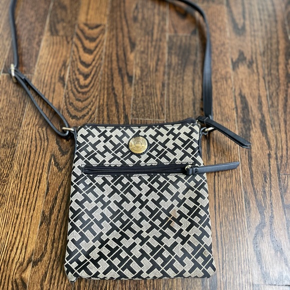 Tommy Hilfiger Crossbody - Picture 1 of 2